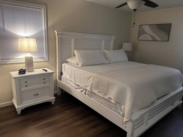 WiFi, bed sheets - The Gathering Place Close to CAFB / The W / Shops (Columbus)