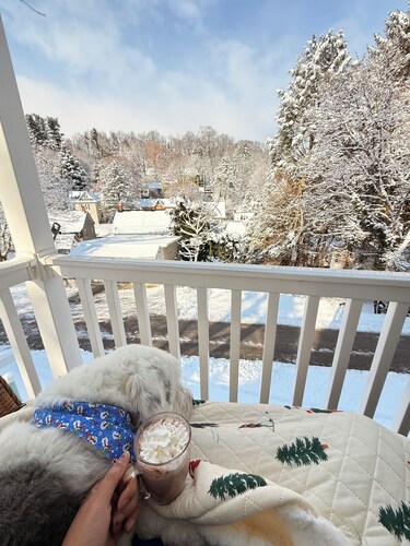 Cozy Glen Rock Cabin - Fully Stocked Coffee Bar!