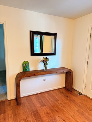 Interior - Cozy Glen Rock Cabin - Fully Stocked Coffee Bar! (Glen Rock)