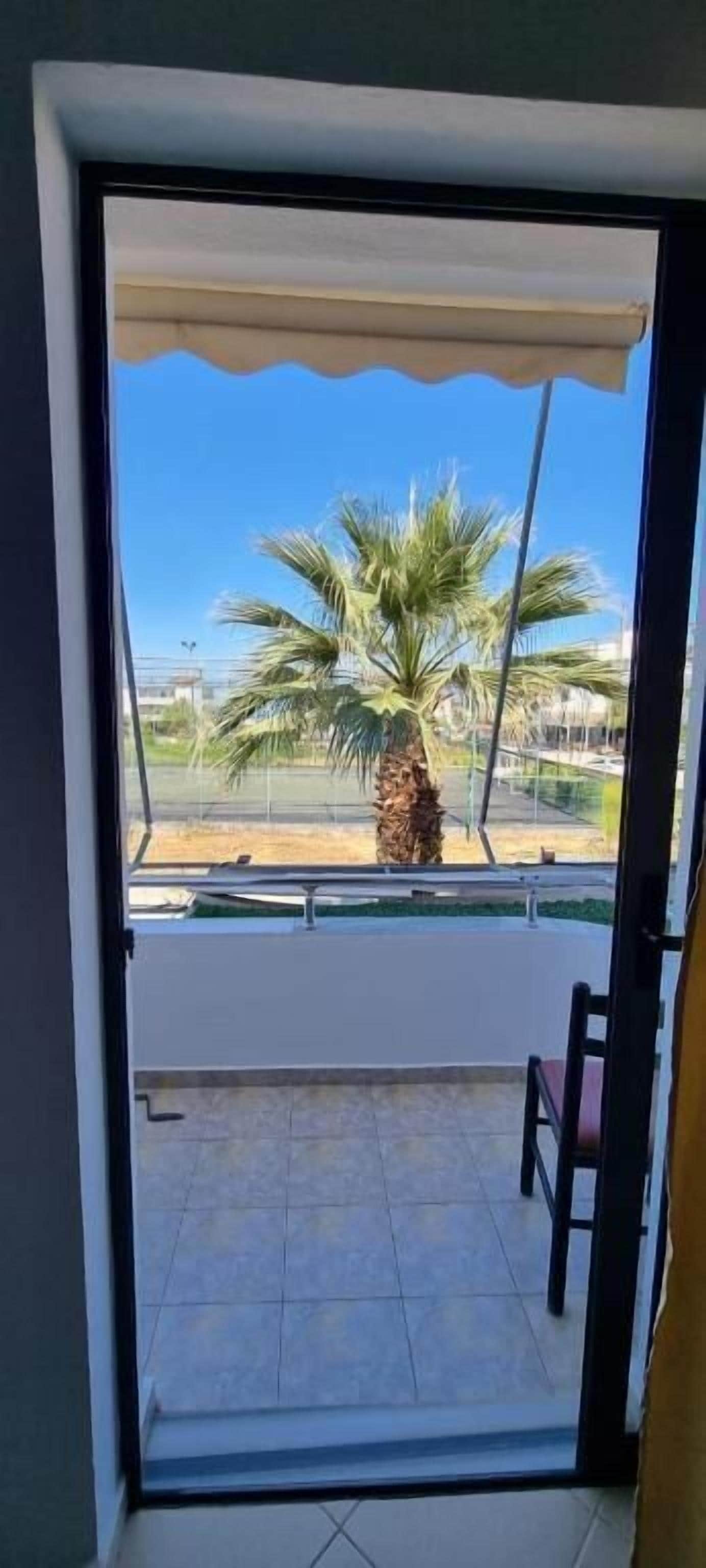 Quarto casal | Escrivaninha, roupa de cama