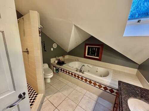 River Mist Escape: A Tranquil Mountain Retreat Overlooking the Allegheny River