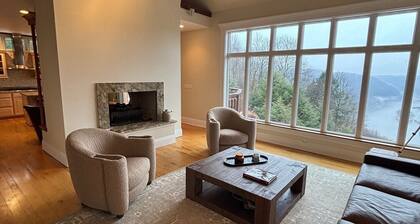 River Mist Escape: A Tranquil Mountain Retreat Overlooking the Allegheny River
