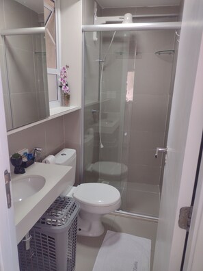 Shower, hair dryer, towels, soap - S FLATS MOTA BEIRA MAR (Fortaleza)