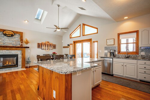 New! Modern Lakeview Ski Retreat - Walk to Wisp!