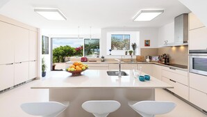 Coffee/tea maker, fridge, oven, dishwasher - Los Arcos - Four Bedroom Villa, Sleeps 8 (Nerja)