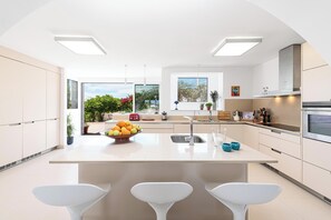 Fridge, oven, dishwasher, coffee/tea maker - Los Arcos - Four Bedroom Villa, Sleeps 8 (Nerja)
