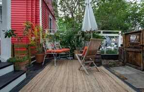 Terrace/patio - Charming Historic Bungalow w/ Loft & Private Basement Suite (Houston)