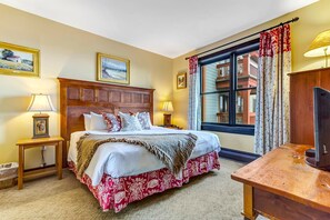 2 多间卧室、旅行婴儿床、WiFi、床单