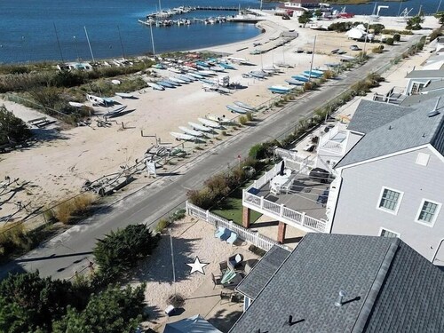 Lavallette Bay view 6 large bedrooms waterfront pet friendly 4 beach badges 