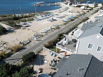 Lavallette Bay view 6 large bedrooms New AC pet friendly 4 beach badges 