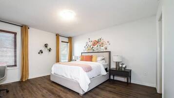 3 bedrooms, desk, iron/ironing board, WiFi (free)
