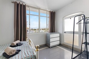 Room - Holiday Home 'Belle Vista' with Shared Pool and Private Terrace (Albufeira)