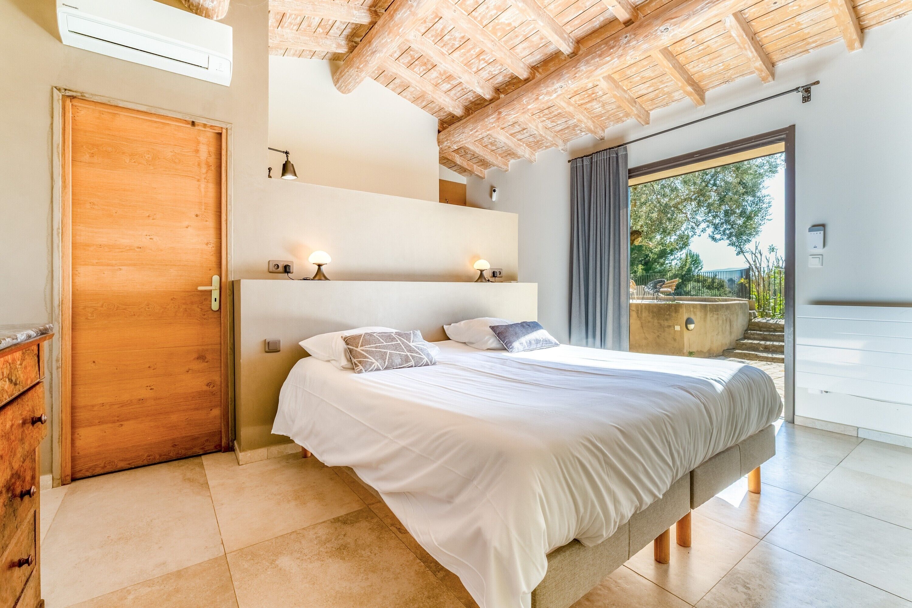 Bügeleisen/Bügelbrett, WLAN, Bettwäsche