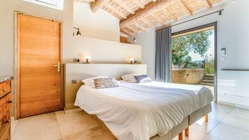 BĂŒgeleisen/BĂŒgelbrett, WLAN, BettwĂ€sche