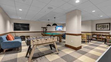 Condo, Multiple Beds, Fireplace, Mountain View (Sunrise Gondola Retreat) | Games room