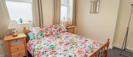 2 室のベッドルーム、客室ごとに異なる装飾、客室ごとに異なるインテリア、WiFi (無料)