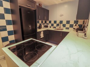 Lavavajillas y utensilios de cocina 