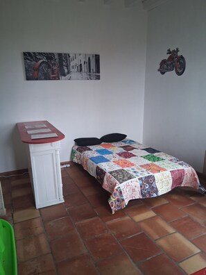 Room - Gîte de l'Ecluse for 10 Guests (Bassanne)