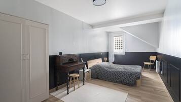 Ferros/tábuas de passar roupa, Wi-Fi, roupa de cama