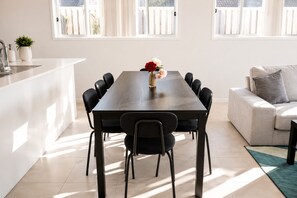 Dining - Elegant Modern Home in Park Ridge | Light-Filled Living (Park Ridge)