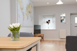 Interior - The RED KEEP-Fab City Location-Entire house -Gorgeous Townhouse. 2 Bed | 2 Bath. (Galway)