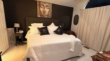 4 bedrooms, iron/ironing board, free WiFi, bed sheets