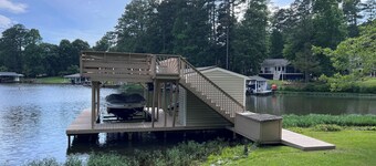 Peaceful: Waterfront 3 King Bed, 2 funtons ovr garage 2 Bath, Water Toys Firepit