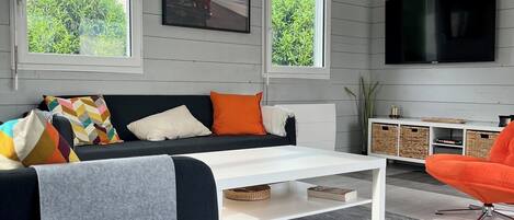 Smart TV, videojuegos, futbolito y tenis de mesa