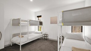 4 Schlafzimmer, Bügeleisen/Bügelbrett, Reisekinderbett, Internetzugang