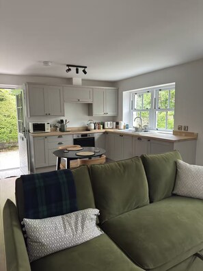 Interior - Cosy Cottage in Charming Village Close to Beach - Pass the Keys (Kirkbean)