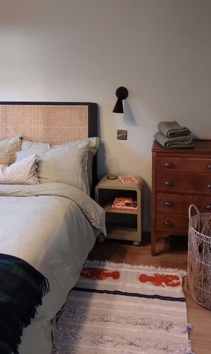 Iron/ironing board, free WiFi, bed sheets - Cosy Cottage in Charming Village Close to Beach - Pass the Keys (Kirkbean)