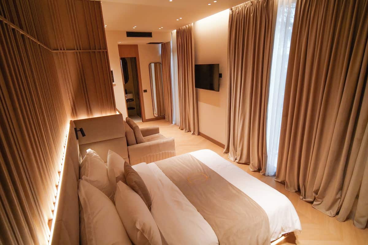 Standard Triple Room | Minibar, free WiFi, bed sheets