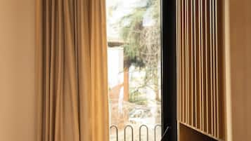 Habitación estándar doble, vistas a la ciudad | Minibar, wifi gratis, ropa de cama