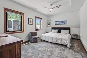 Iron/ironing board, travel cot, WiFi, bed sheets - Escape to Lakeview Paradise, a luxury 4-bed, 3-bath lakefront retreat in Tripoli, WI. Each bedroom has a king bed, and the 2,560 sq. ft. home features high-end finishes, cozy comforts, and stunning lake views from a private 24-ft deck or hot tub. (Tripoli)