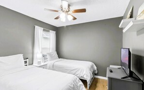 Iron/ironing board, free WiFi, bed sheets