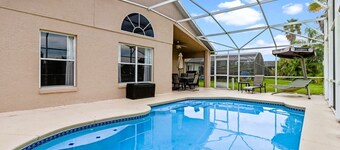 Orlando Family Retreat: 4BR, Private Pool and Lake