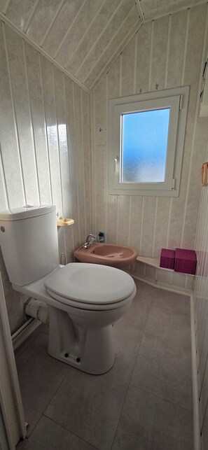 Toilet paper - Unique location for this house facing the sea on Pointe de Trevignon (Trégunc)