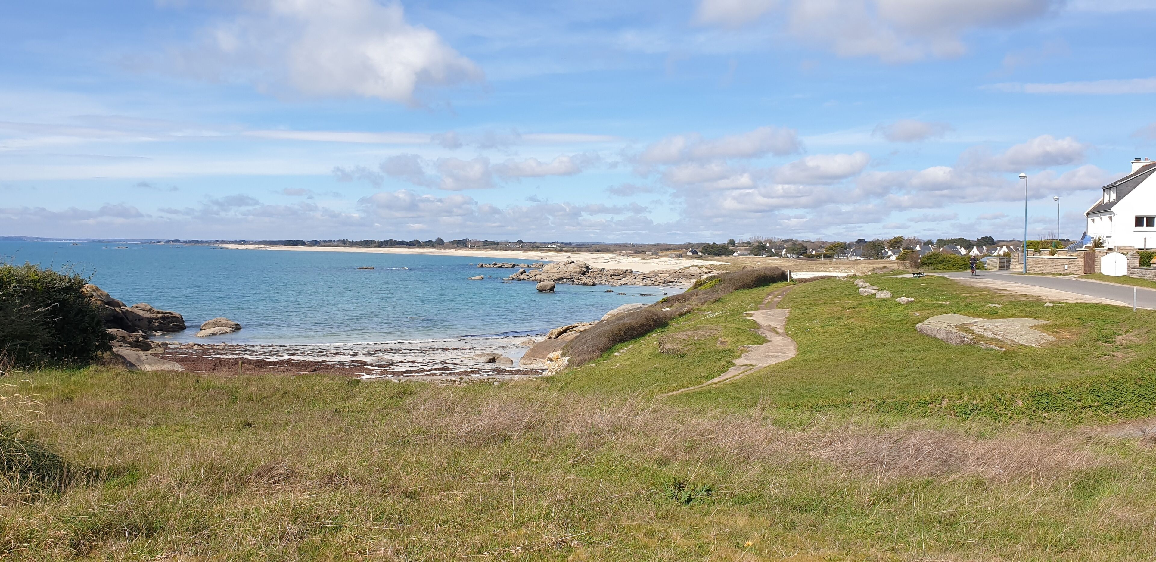 Plage à proximité, chaises longues