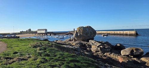 Situation Unique pour cette maison face à la mer sur la Pointe de Trevignon