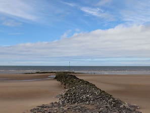 Pantai berhampiran 