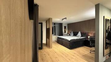 Bügeleisen/Bügelbrett, WLAN, Bettwäsche