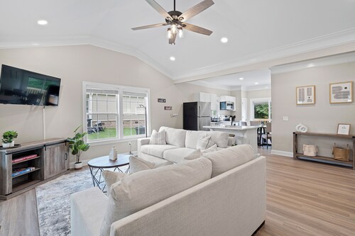 Charming Gastonia Escape 3BR 2BA • New Furnishings