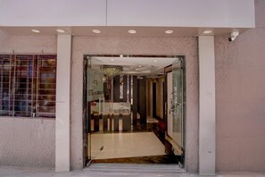 House | Reception - Collection O Crawford Market (Mumbai)