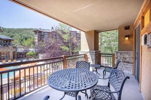 Outdoor dining - 3 Private Suites, Ski-in/out at Hyatt Centric PCMR (Park City)