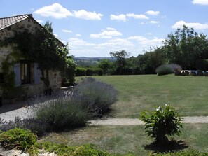 Property grounds - Gîte "Le Mas" with Pool – Charm and Nature in the Heart of Périgord (Corgnac-sur-l'Isle)