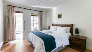 Căn hộ, 3 phòng ngủ, hút thuốc, ban công