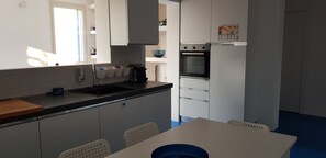 Oven, stovetop, dishwasher - Villa Lumar Seafront (Sicilia)