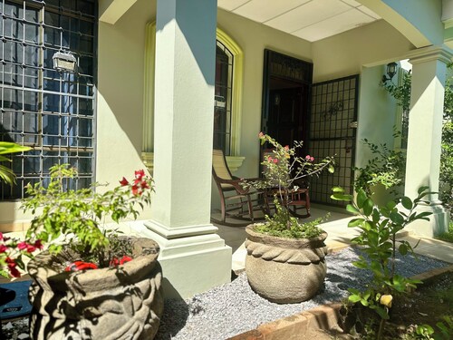 Beautiful bedroom shared house in charming León awaits you