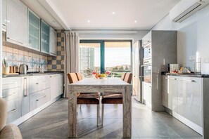 Dining - My Home Portimão by Lisbeyond (Portimão)