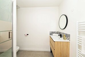 Studio, Kitchenette | Bathroom - Villa Napoléon -  Au coeur d'Autun (Autun)